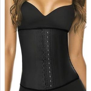 Waist trainer faja. Ann Cherry latex
